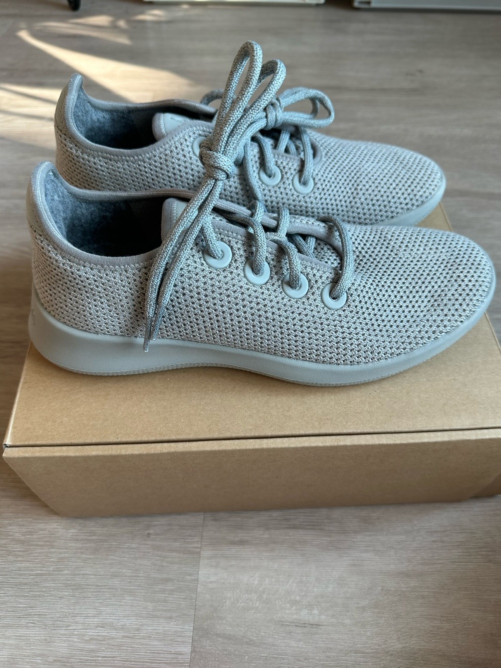 Allbirds tree runner fog (grey) men’s 8 // women’s 9.5 NEW